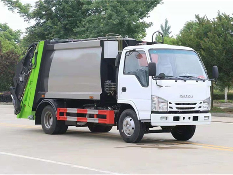 庆铃五十铃6方压缩式垃圾车2