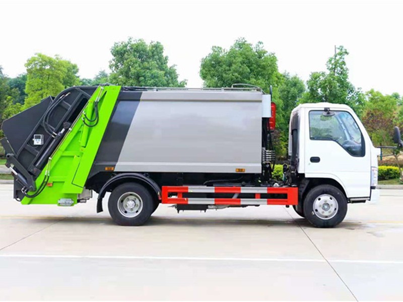 庆铃五十铃6方压缩式垃圾车4