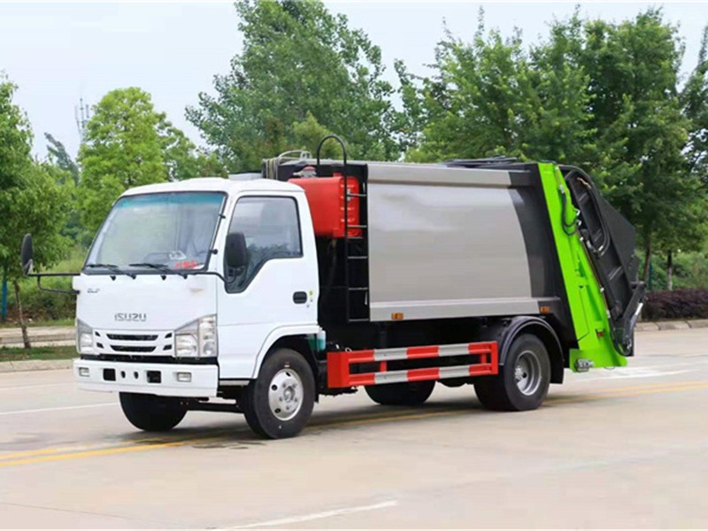 庆铃五十铃6方压缩式垃圾车3