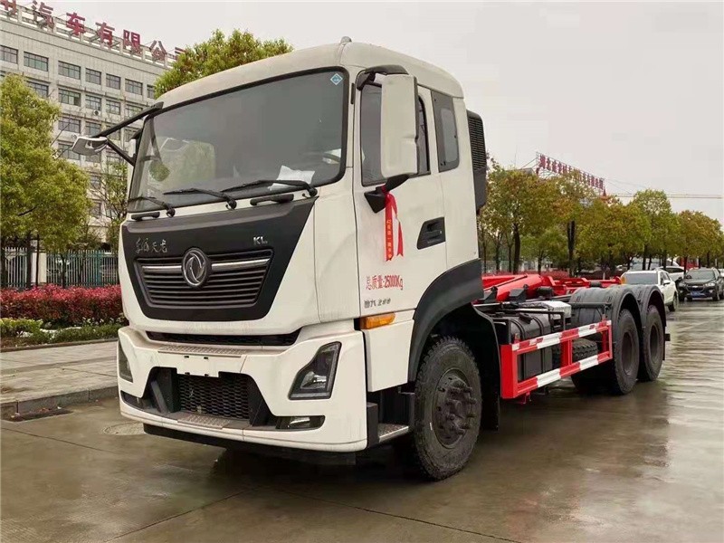 东风天龙KL勾臂式垃圾车3