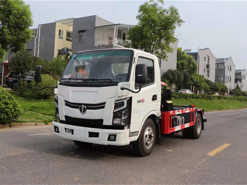 飞碟奥驰X2勾臂式垃圾车3