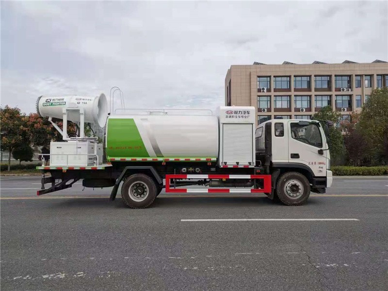 福田时代领航抑尘车4