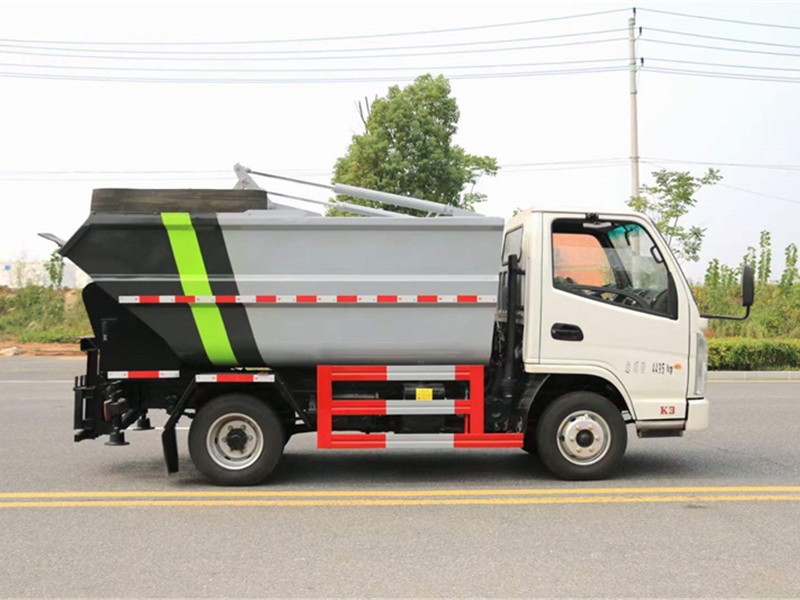 凯马自装卸式垃圾车4