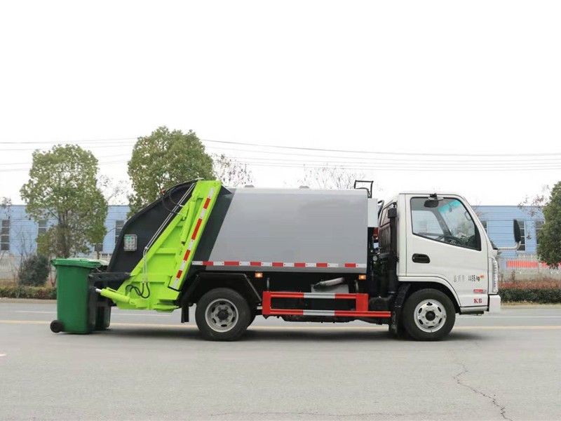 凯马K6压缩式垃圾车5
