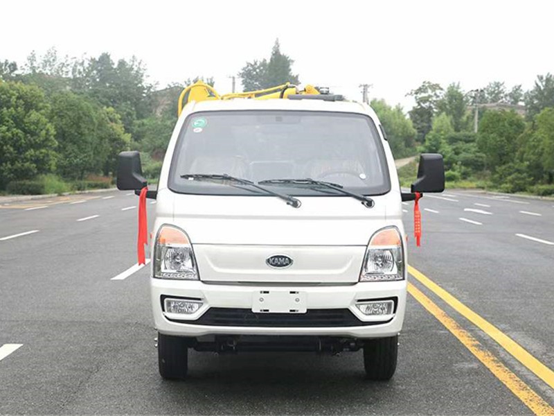 凯马锐航自装卸式垃圾车1