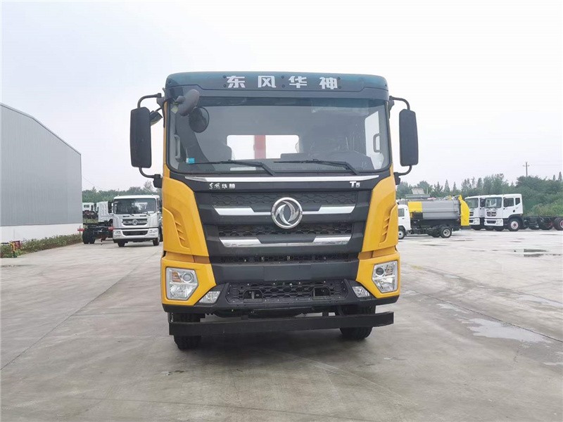 东风华神T5勾臂式垃圾车1