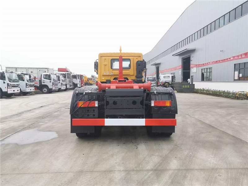 东风华神T5勾臂式垃圾车8