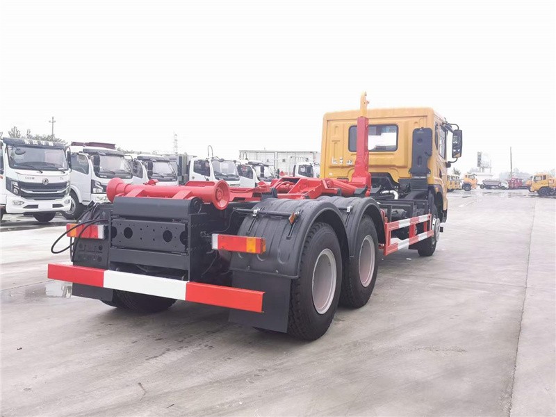 东风华神T5勾臂式垃圾车7