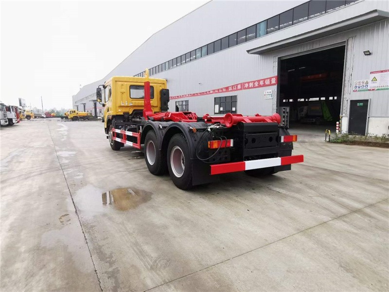 东风华神T5勾臂式垃圾车6