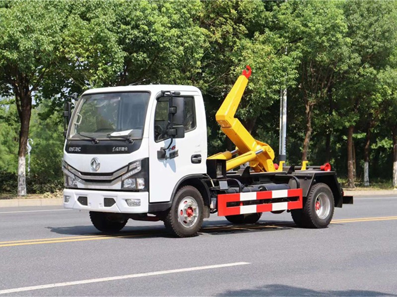 东风多利卡勾臂垃圾车2