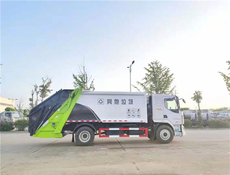 东风柳汽乘龙14方压缩式垃圾车4