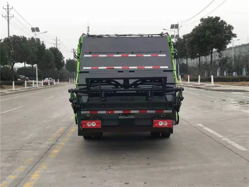 福田M36方压缩式垃圾车6