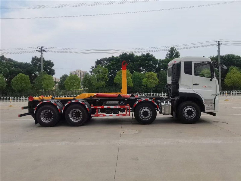 东风天龙勾臂式垃圾车3