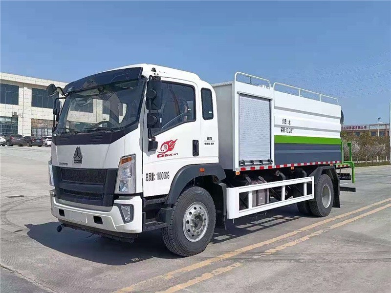 重汽豪沃抑尘车3