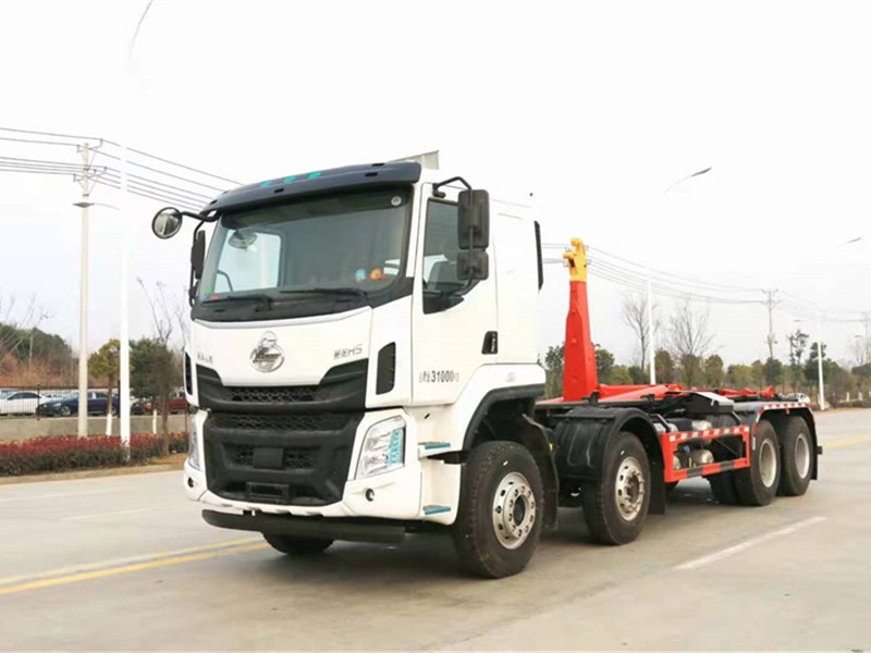 柳汽乘龙勾臂式垃圾车1