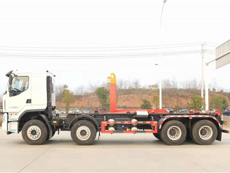 柳汽乘龙勾臂式垃圾车3