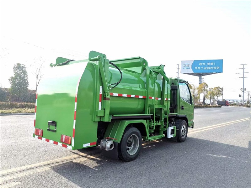 凯马餐厨垃圾车7