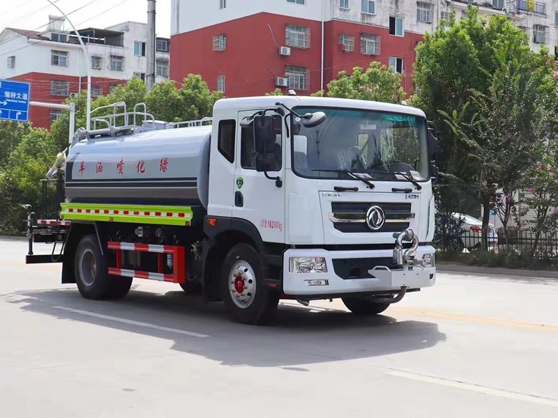 东风多利卡12方洒水车2