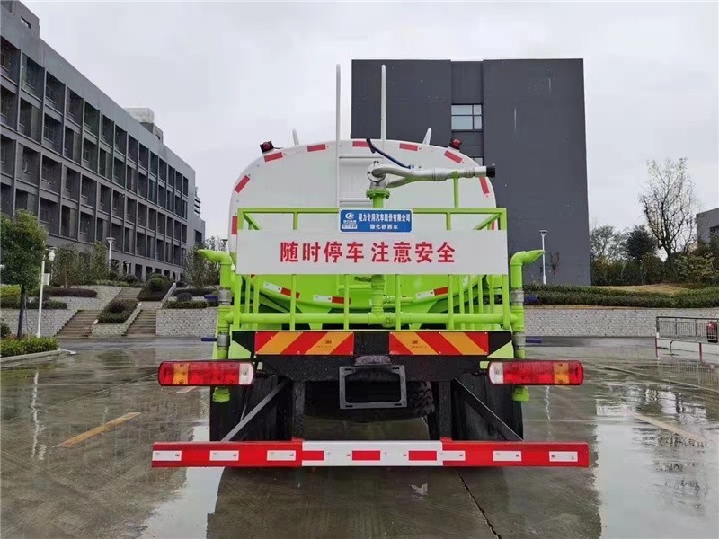 重汽豪沃12方洒水车6