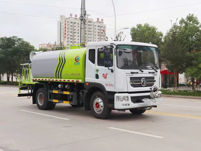 东风多利卡10方洒水车2