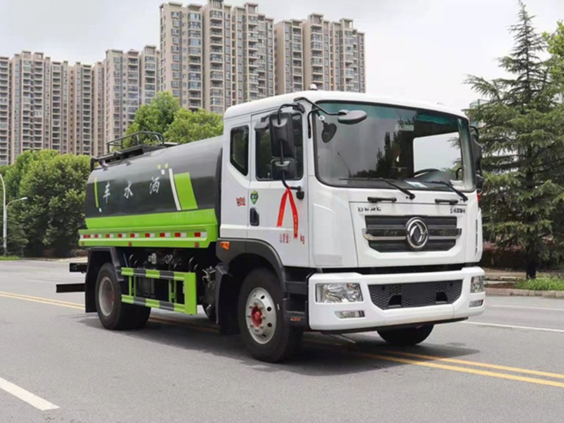 东风多利卡14方洒水车2