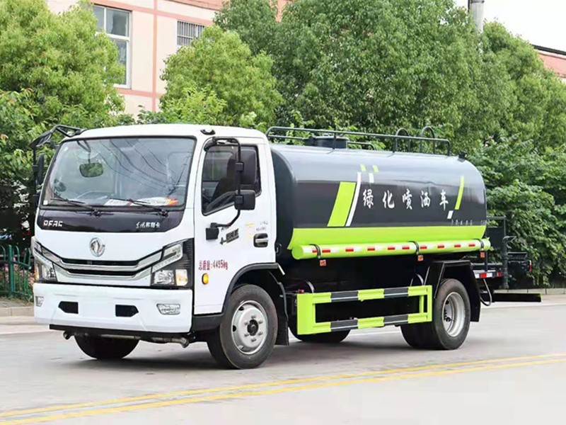 东风多利卡8方洒水车2