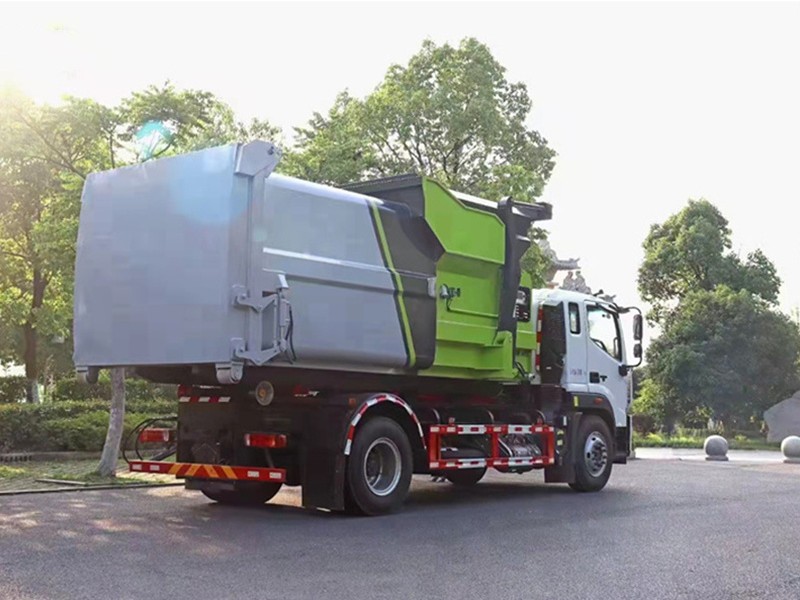 福田欧航勾臂式垃圾车6