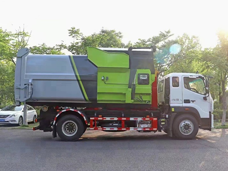 福田欧航勾臂式垃圾车5