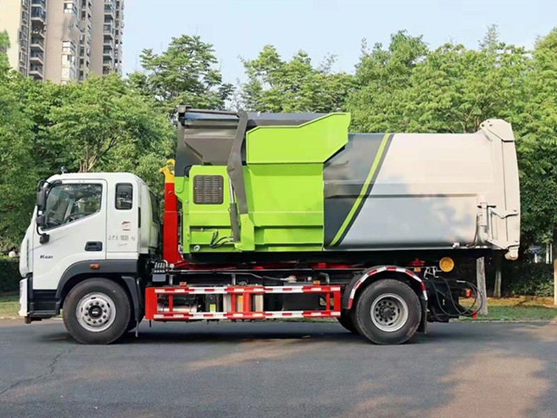 福田欧航勾臂式垃圾车4