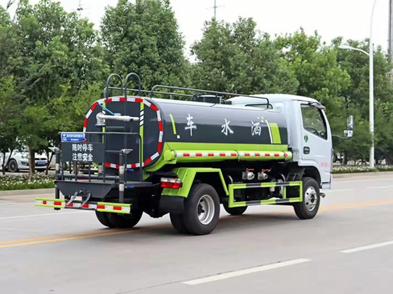 东风福瑞卡5方洒水车6