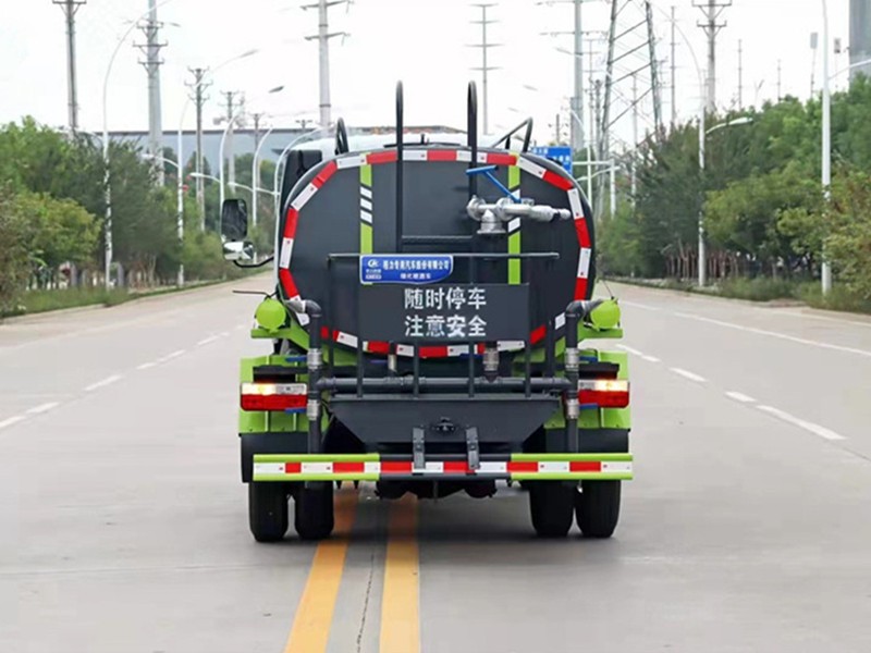 东风福瑞卡5方洒水车8