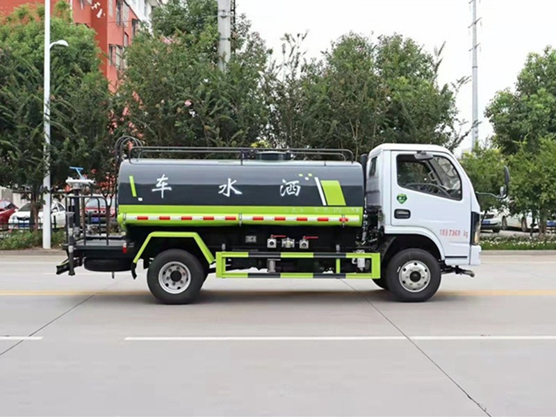 东风福瑞卡5方洒水车4