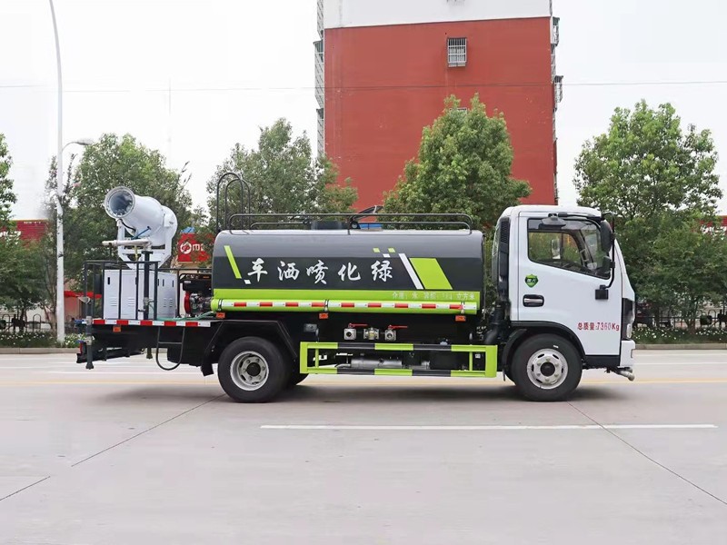 东风多利卡5方洒水车5