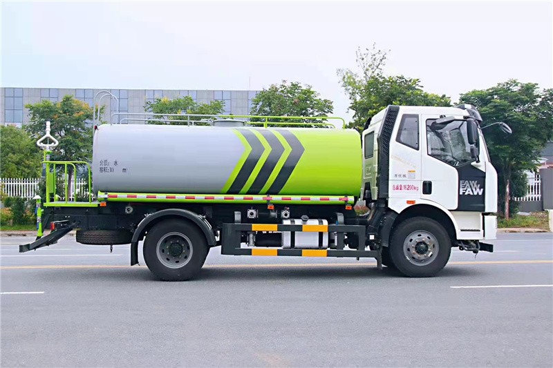 解放10方洒水车4
