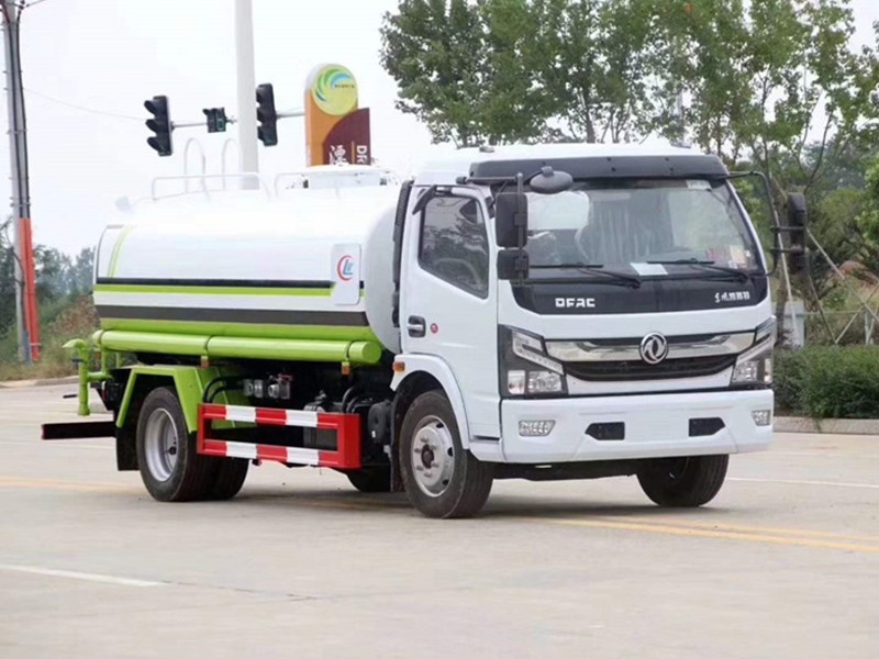 东风凯普特9方洒水车2