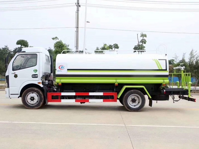 东风凯普特9方洒水车4
