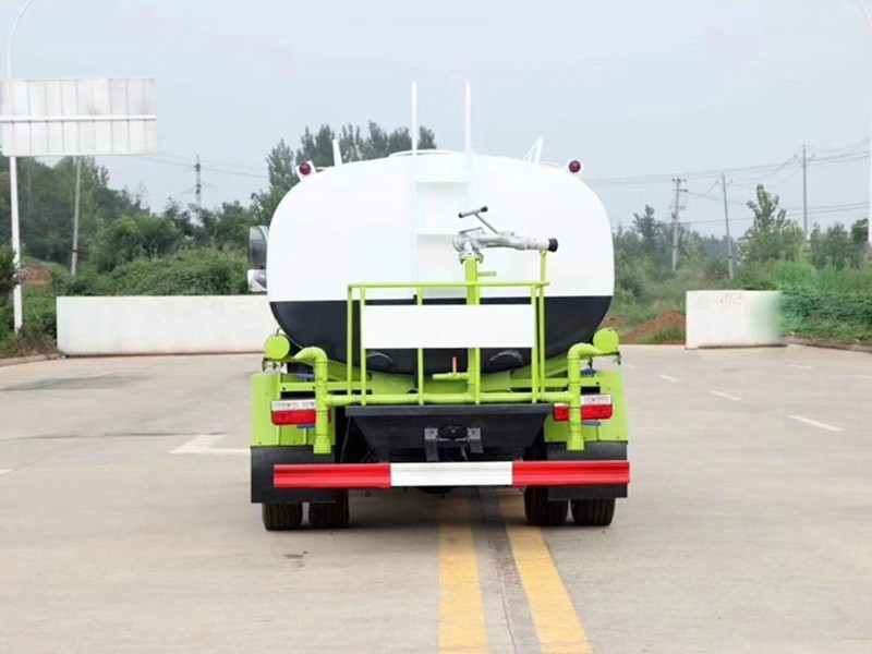东风凯普特9方洒水车8