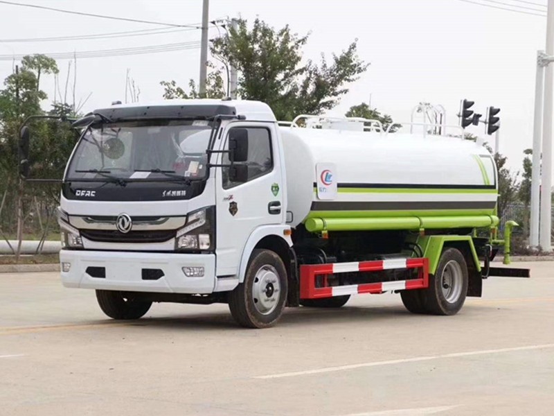 东风凯普特9方洒水车3