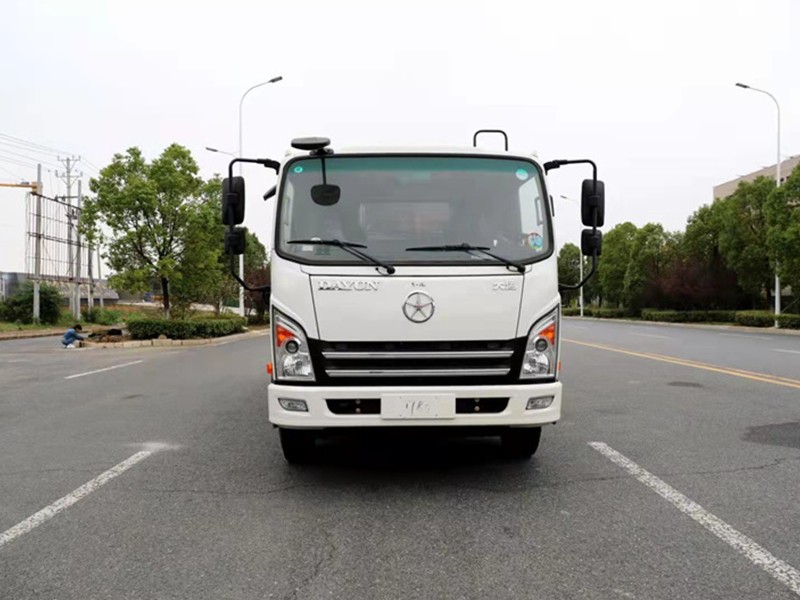 大运8方压缩式垃圾车1