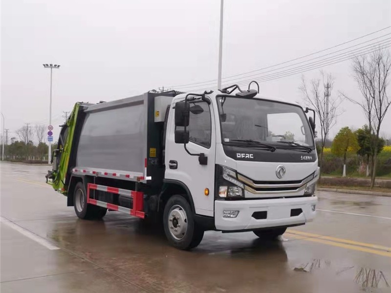 东风多利卡9方压缩式垃圾车2