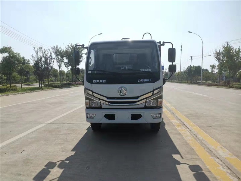 东风多利卡7方压缩式垃圾车1