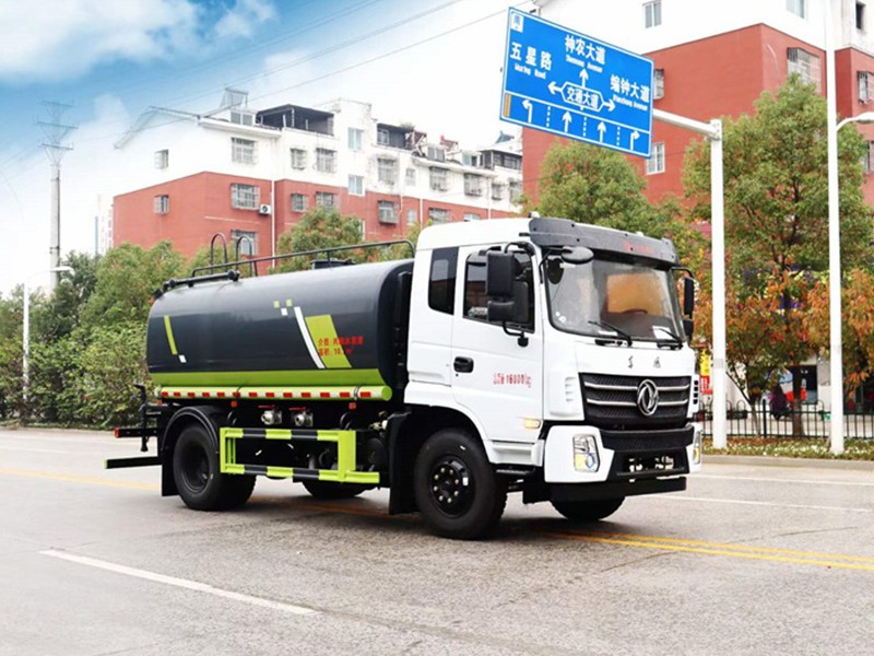 东风12方洒水车2