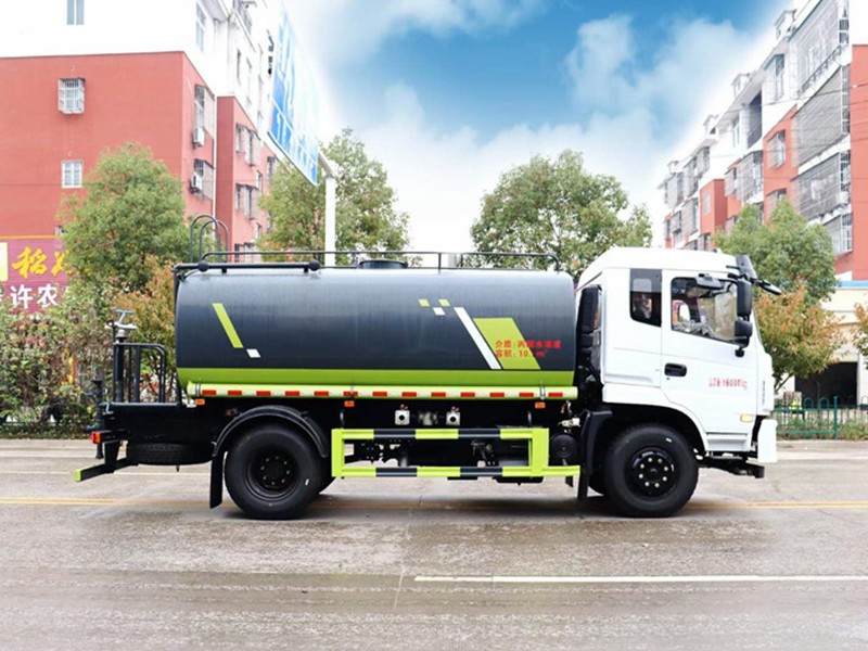 东风12方洒水车4