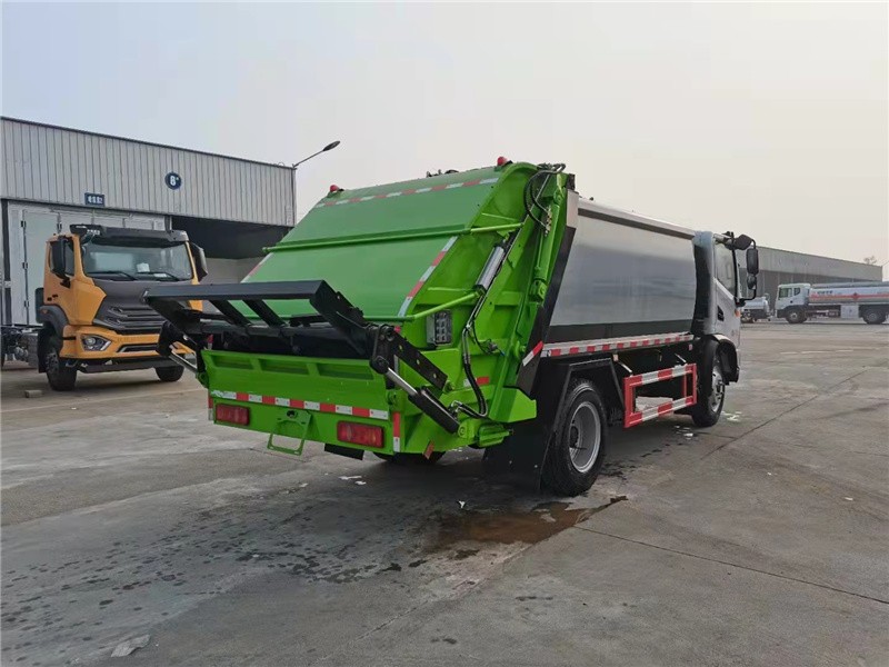 东风华神9方压缩式垃圾车7