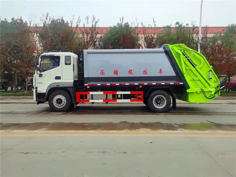 福田领航14压缩式垃圾车4
