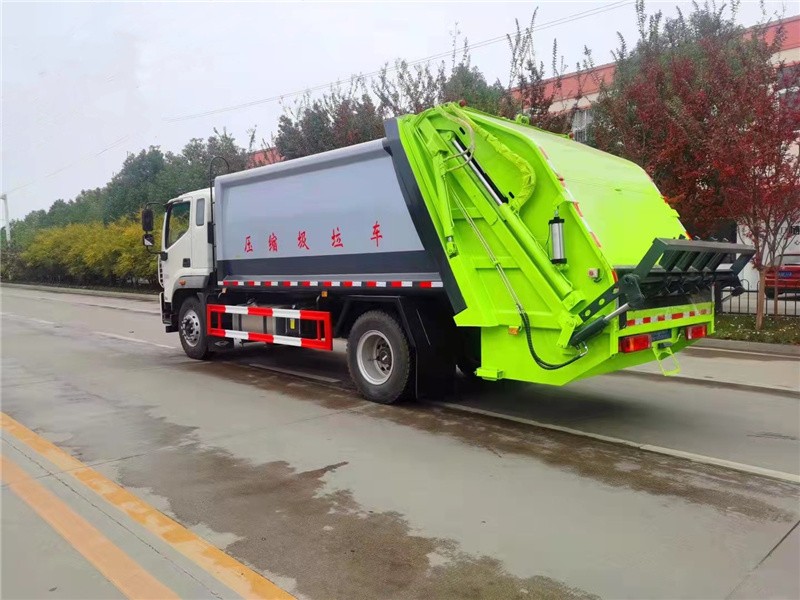 福田领航14压缩式垃圾车5