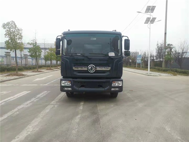 东风多利卡18方压缩垃圾车1