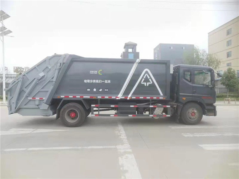 东风多利卡18方压缩垃圾车5