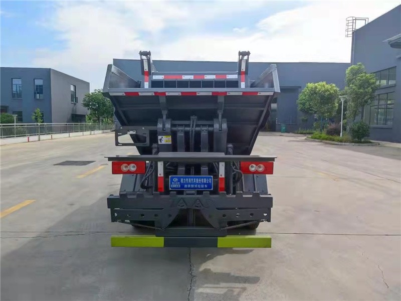 福田小卡之星自装卸式垃圾车8