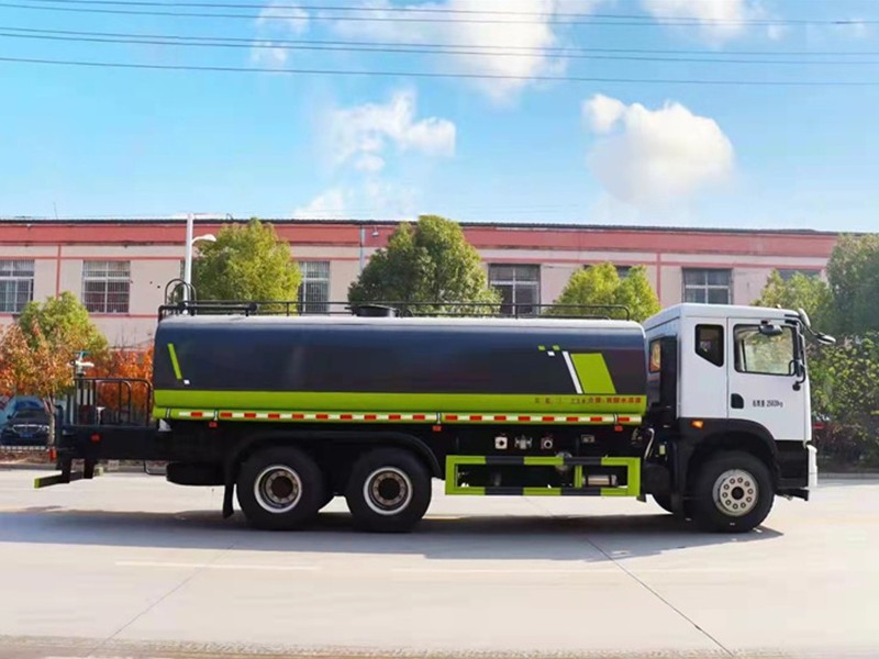 东风华神19方洒水车5